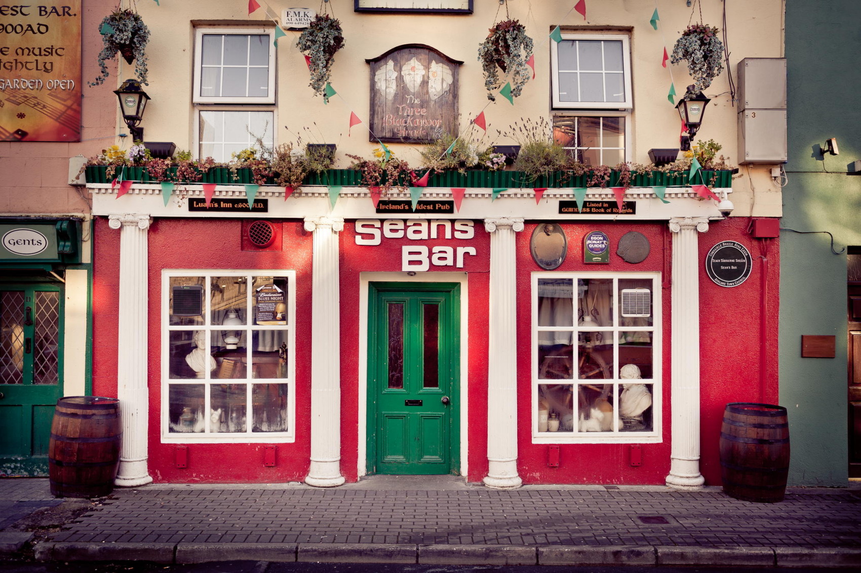 Image for unsobered listicle on oldest bars
