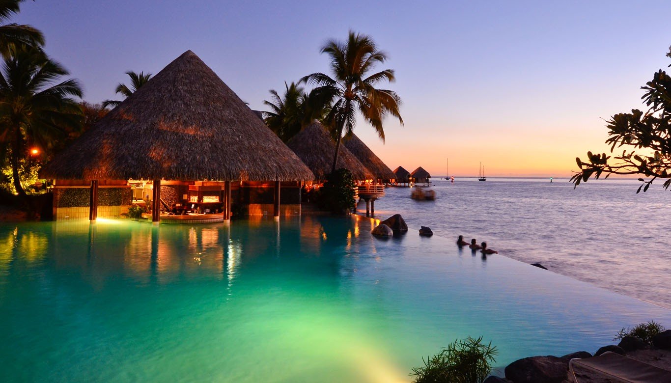 Image for unsobered listicle on swim-up bars